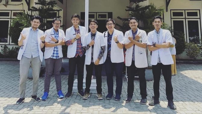 curi perhatian setelah juara lida 2021 intip potret iqbal saat bertugas jadi dokter