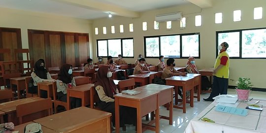 Hari Pertama Pembelajaran Tatap Muka di Bekasi Diikuti 139 SMP