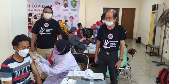 Kejar Target Herd Immunity, Ratusan Sopir di Jateng Divaksinasi Covid-19