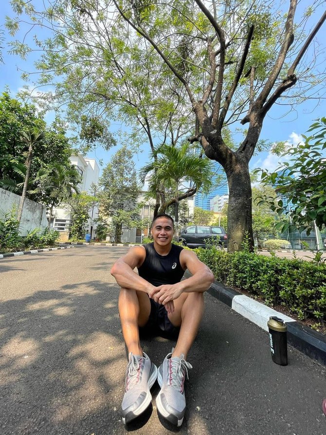 jadi lebih macho intip 5 potret terbaru aprilia manganang