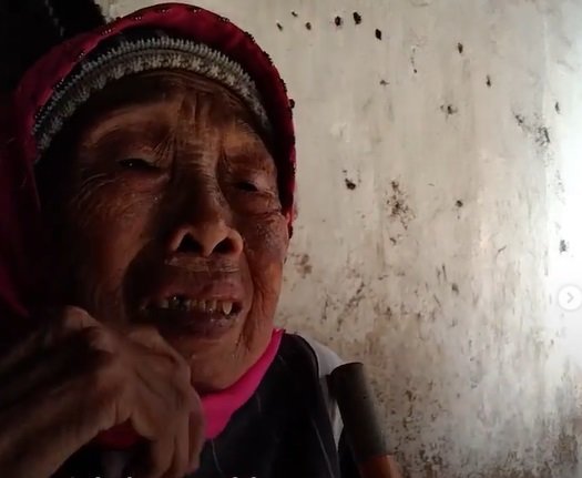 miris nenek sebatang kara berjuang di rumah bocor sering makan nasi berkuah air hujan