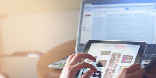 commerce ri tumbuh 48 persen di 2021