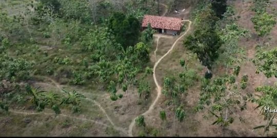 Penuh Perjuangan, Begini Kisah Wanita yang Hidup di Tengah Hutan Rembang