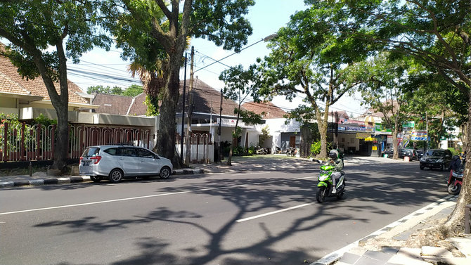 viral video pria pemer alat kelamin dari atas motor di malang