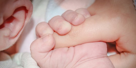 Bayi Perempuan Ditemukan di Depan Rumah Mantri Kesehatan Garut
