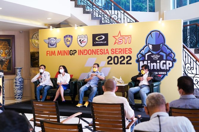 bamsoet dalam konferensi pers persiapan penyelenggaraan minigp indonesia series road to motogp