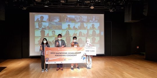 Daewoong Foundation Berikan Beasiswa kepada 55 Mahasiswa UI dan ITB