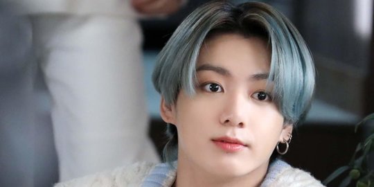 Gagal Keren, Begini Kocaknya Editan Foto Jungkook BTS yang Heboh Saat Ultahnya