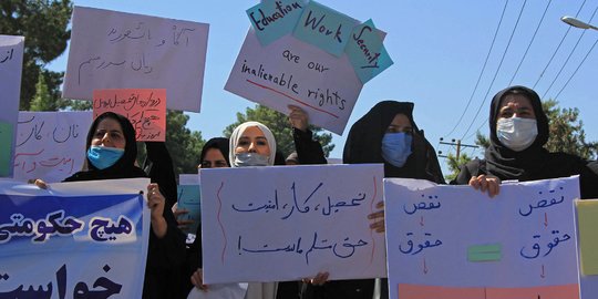 Demo Perempuan Afghanistan Menuntut Dilibatkan dalam Pemerintahan Berujung Ricuh