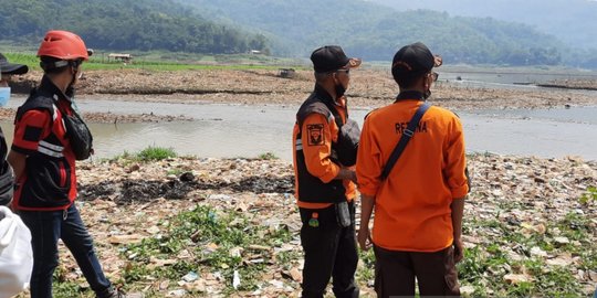 Tersisa Rakit dan Alat Pancing, Lansia di Cianjur Diduga Tenggelam di Waduk