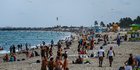Ratusan Warga AS Nikmati Libur Hari Buruh di Pantai Miami