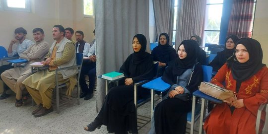 Potret Universitas di Afghanistan Pisahkan Mahasiswa Laki-Laki dan Perempuan