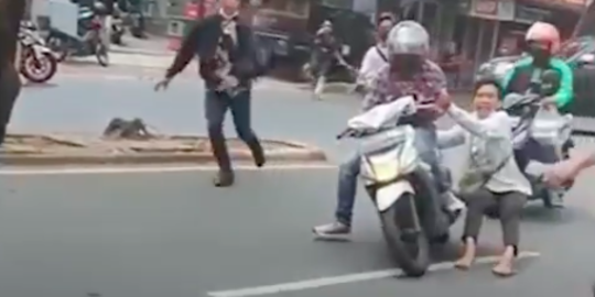 Viral Warga Diseret Debt Collector yang Mau Bawa Kabur Motor Ojek Online