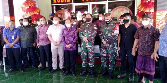 Gubernur Bali dan Pangdam Udayana Damaikan Anggota Kodim Buleleng dan Warga Sidetapa