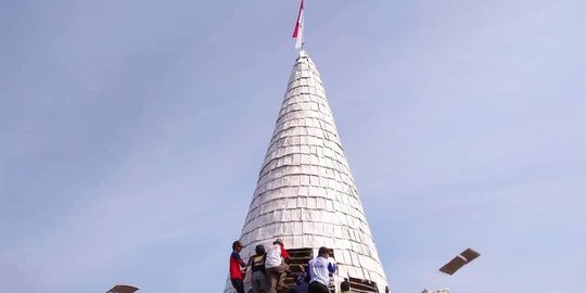 Tumpeng Tempe Raksasa, Sang Ikonik di Tradisi Sedekah Bumi Sidoarjo