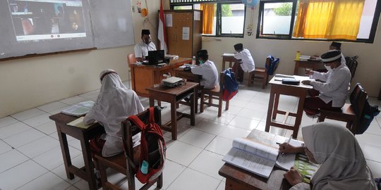 10 Hari PTM, Anies Belum Dapat Laporan Kasus Covid-19 di Sekolah