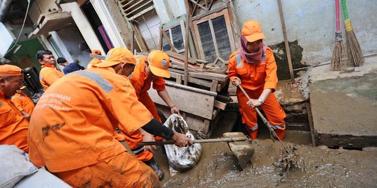 Mitigasi Banjir, Pemprov DKI Diminta Bersihkan Got di Pemukiman Padat Penduduk