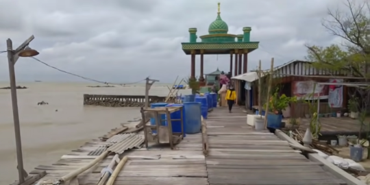 Masya Allah, Makam Syekh Penyiar Islam di Demak 'Mengapung' Tak Terendam Air Laut