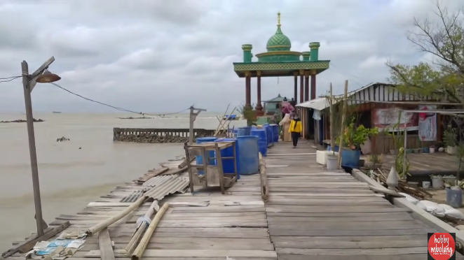 makam syekh penyiar islam demak 039mengapung039 di tengah laut