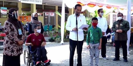 Jokowi Harap Vaksinasi Covid-19 Bisa Berikan Perlindungan Maksimal untuk Pelajar SLB