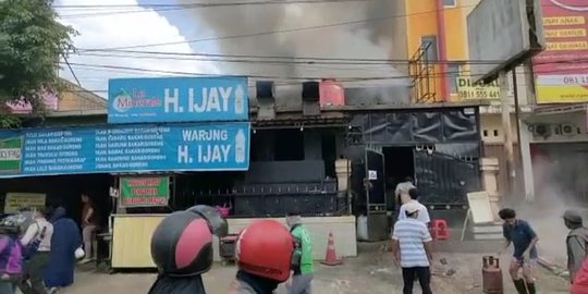 Rumah Makan di Samarinda Terbakar, 14 Orang Luka-luka