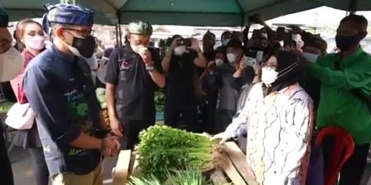 Mengeluh Omzet Turun, Pedagang Sayur di Bandung Doakan Sandiaga Jadi Presiden