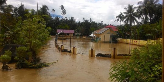 BMKG Aceh Ingatkan Warga Waspadai Potensi Banjir & Gelombang Laut Bisa Capai 4 Meter