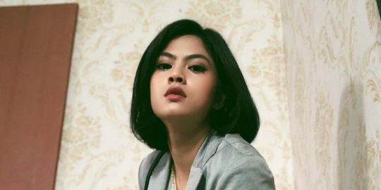 Hadapi Titik Jenuh, Hana Saraswati 'Buku Harian Seorang Istri' Nangis Lalu Salat