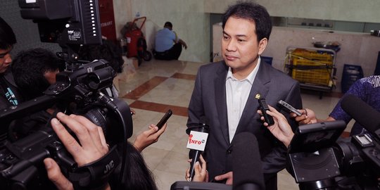 Azis Syamsudin Disebut Beri Rp3,6 miliar ke Penyidik KPK Robin Urus Kasus