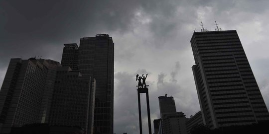 Jakarta Hari Ini Diprediksi Diguyur Hujan Disertai Petir Sejak Pagi hingga Siang