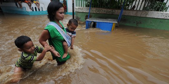 Ratusan Warga Rangkasbitung Mengungsi Akibat Banjir