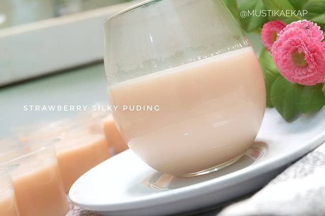 resep puding strawberry