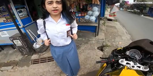 Pura-pura Jadi Tukang Ojek Pakai Moge, Pria Ini Rayu Anak SMA Kasih Duit Rp100 Ribu