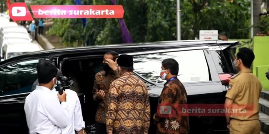 Sikap Gibran Saat Dampingi Jokowi Dinas di Solo, Momen Pas Berpisah Jadi Sorotan