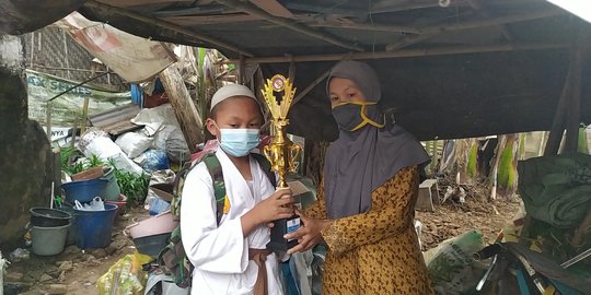 Perjuangan Syaiful, Bocah Pemulung Bersepeda 50 KM Ikuti Kejuaraan Karate di Malang
