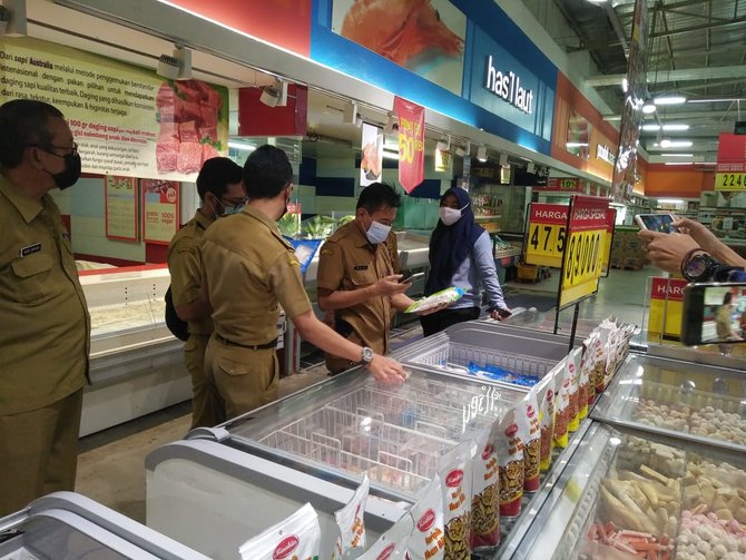 bpom sidak supermarket di karawang