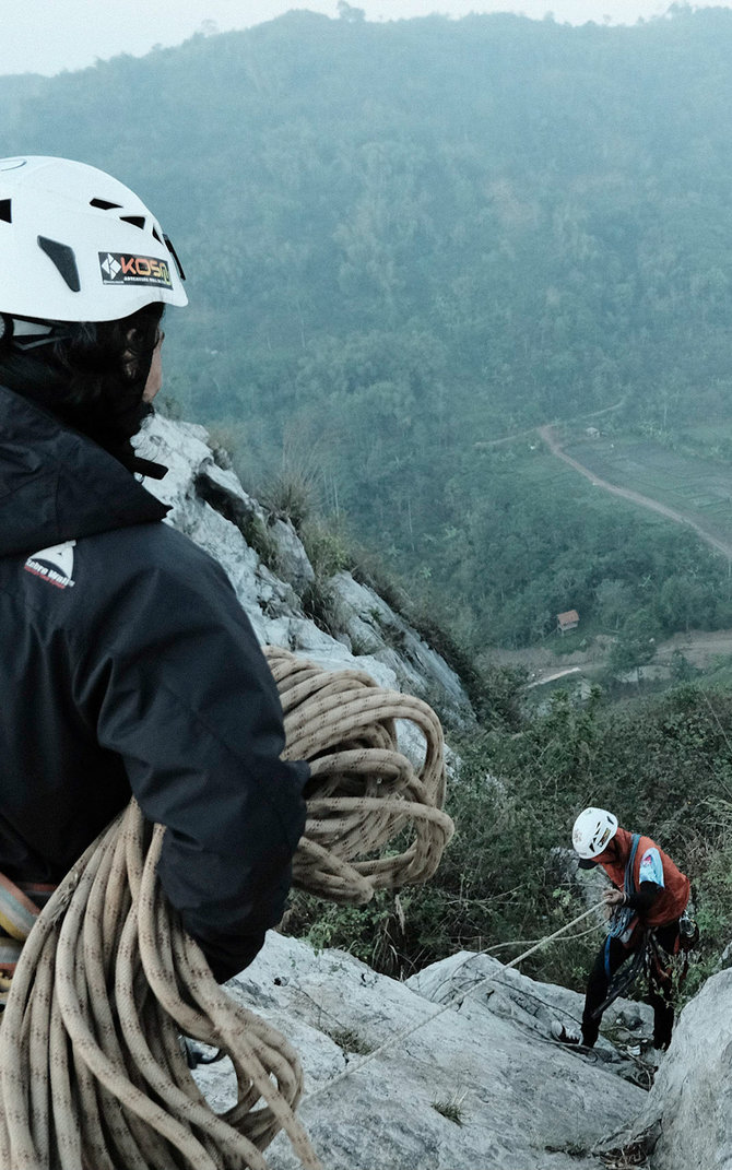 wisata ekstrim gunung hawu