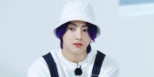 J-Hope Shock Lihat Jungkook BTS Buka Baju di Atas Panggung