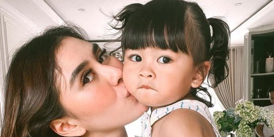 Pesona Zunaira Anak Syahnaz Lagi Mandi, Kecantikannya Disebut Saingan Raline Shah