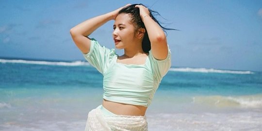 Pose-Pose Cantik Nan Seksi Prilly Latuconsina di Bali, Bikin Semua Terpana