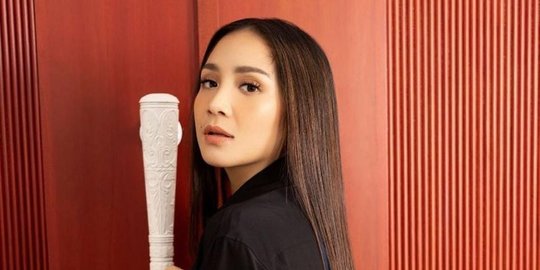 Nagita Slavina Drive Thru KFC, Dilayani Langsung Sama Bosnya