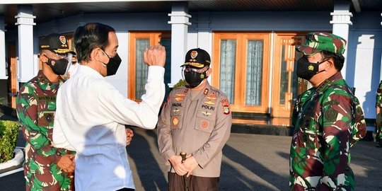 Jokowi Bertolak ke Aceh dan Sumut, Tinjau Vaksinasi hingga Beri Pengarahan Forkopimda