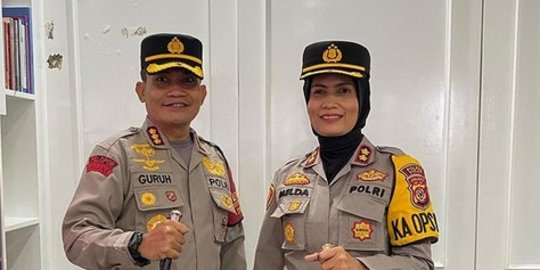 Sama Perwira Polri, Begini Potret Pasutri Kompak Pakai Baju Dinas & Tongkat Komando
