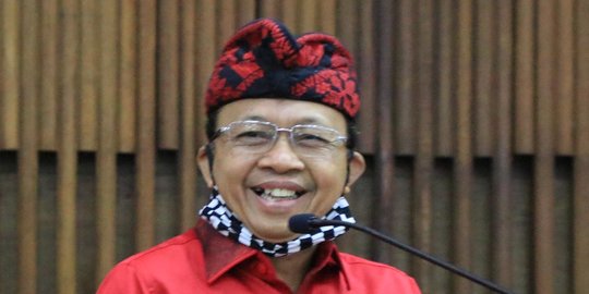 Jadi Korban Diskriminasi, MC Perempuan Tunggu Klarifikasi Gubernur Bali - Vimarsana News