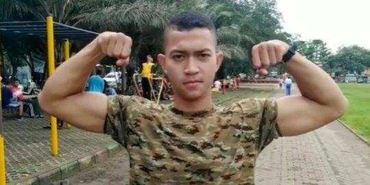 Mengenal Ryan D Polisi Berbadan Atletis, Aksi Push Up Beragam Gayanya Jadi Sorotan