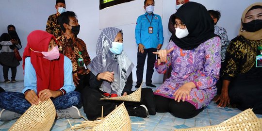 Kampung Inklusi, Penyandang Disabilitas Banyuwangi Dilatih Keterampilan Terapan - Vimarsana News