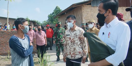 Cerita Sigit Bangga Diberi Jaket Saat Jokowi Meninjau Vaksinasi di Deli Serdang