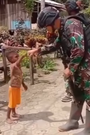 anak papua diajak tos tni