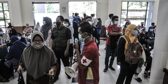 Pemda Diminta Percepat Penuntasan Vaksinasi Pendidik untuk Mendukung PTM Terbatas