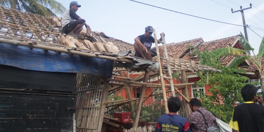 Angin Puting Beliung Rusak 17 Rumah Warga Mamuju